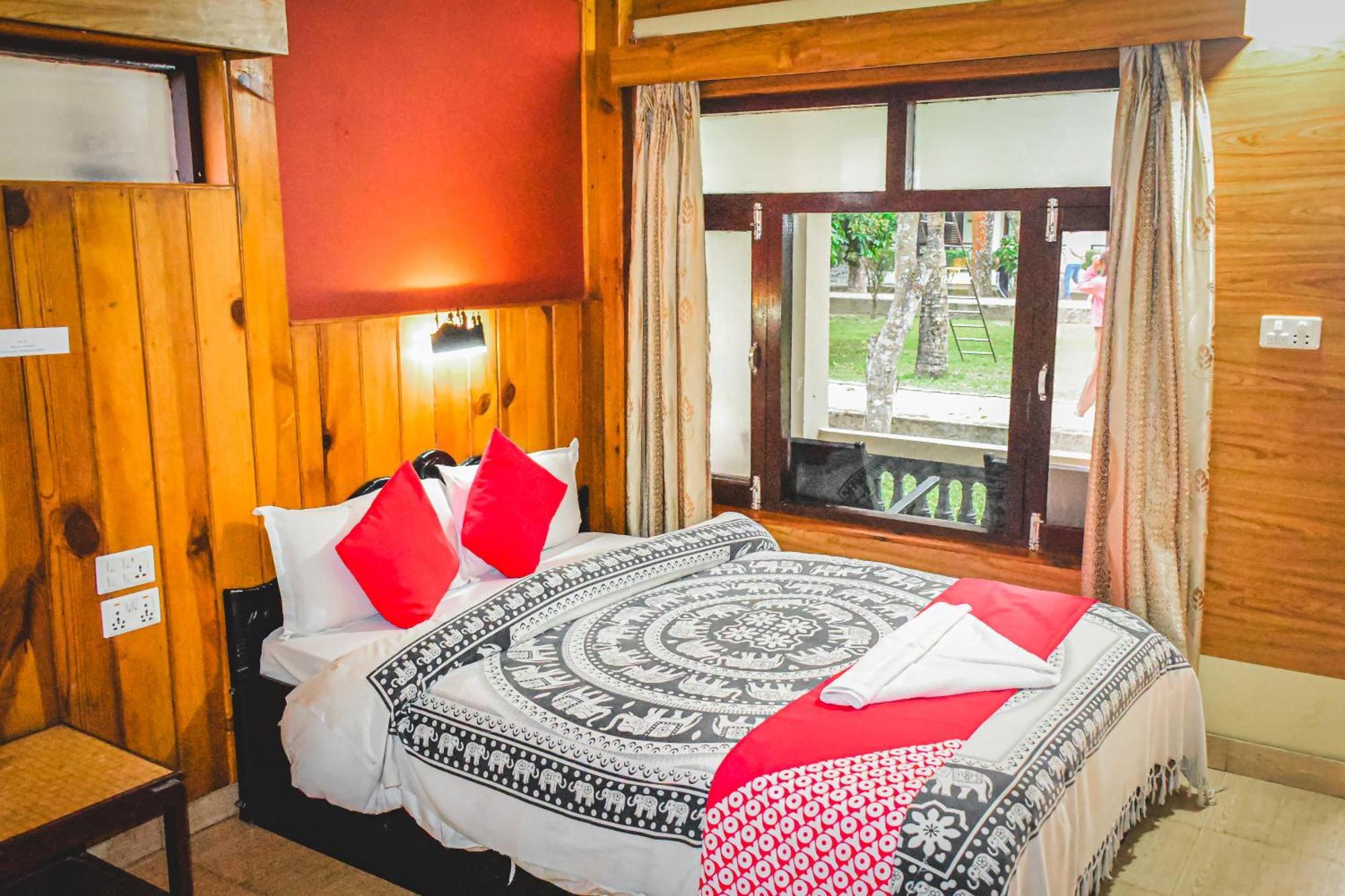 Chitwan Riverside Resort Sauraha Luaran gambar