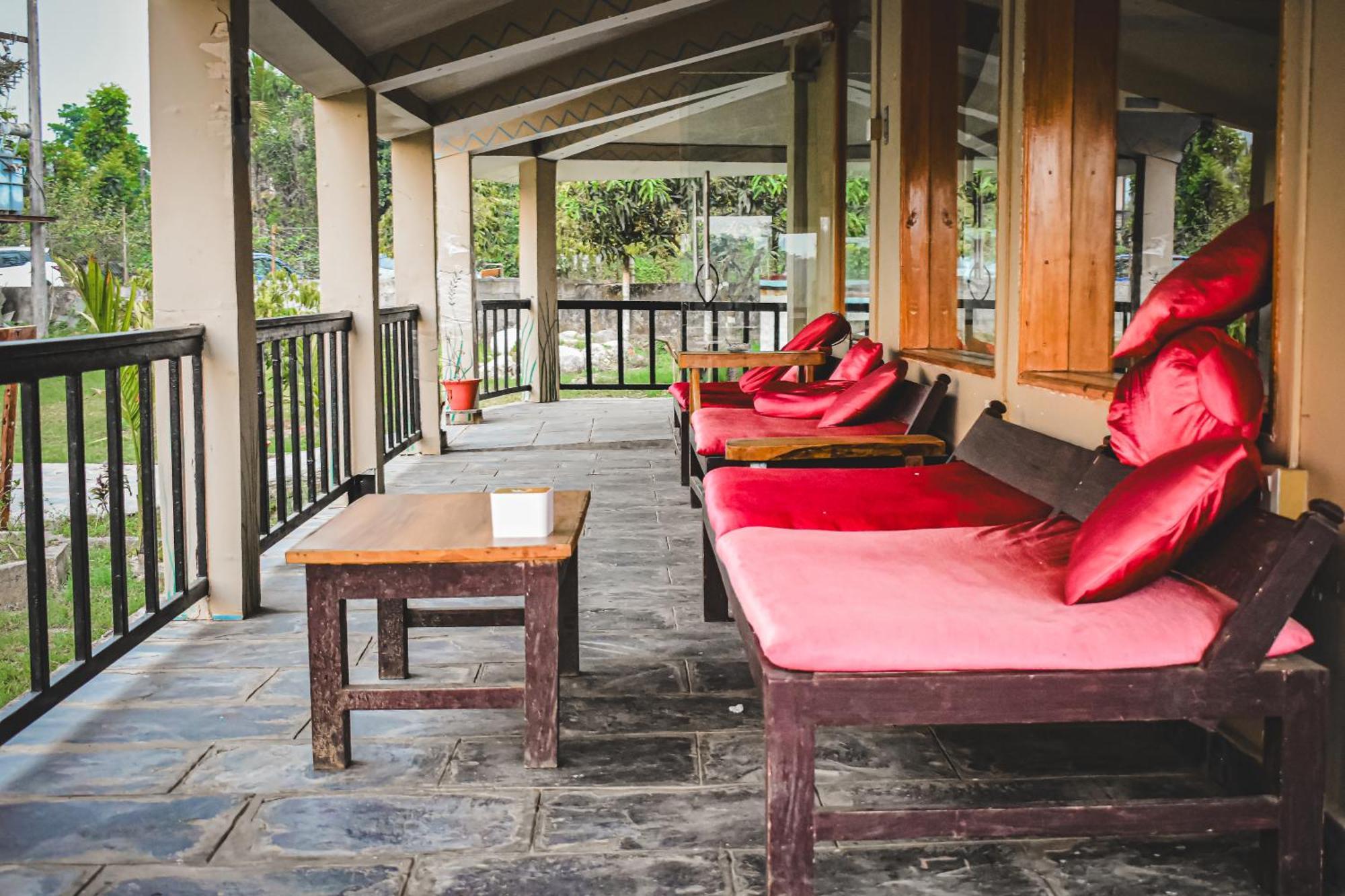 Chitwan Riverside Resort Sauraha Luaran gambar