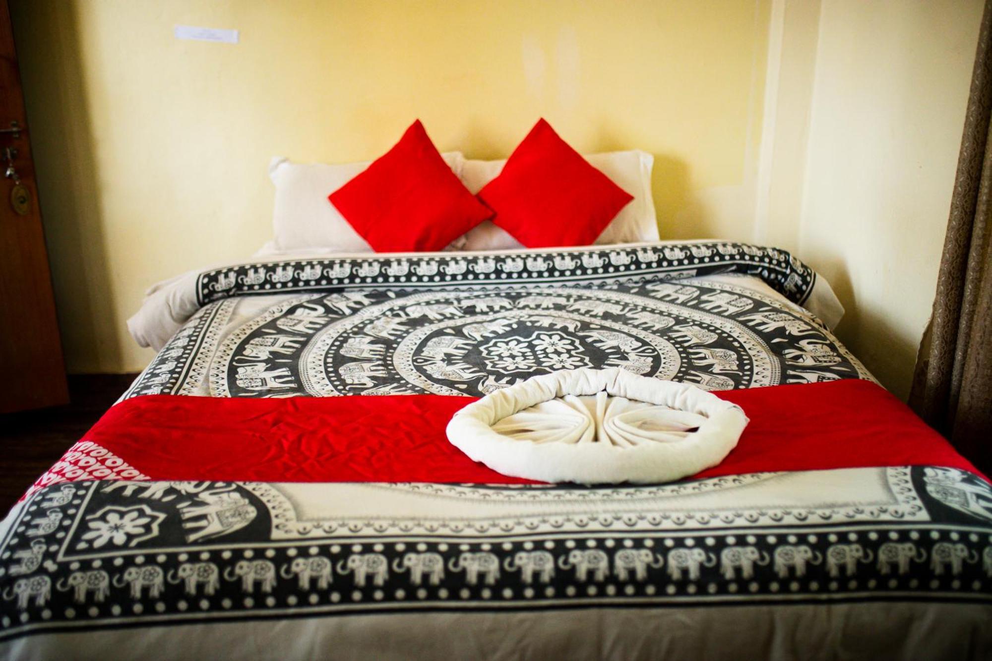 Chitwan Riverside Resort Sauraha Luaran gambar