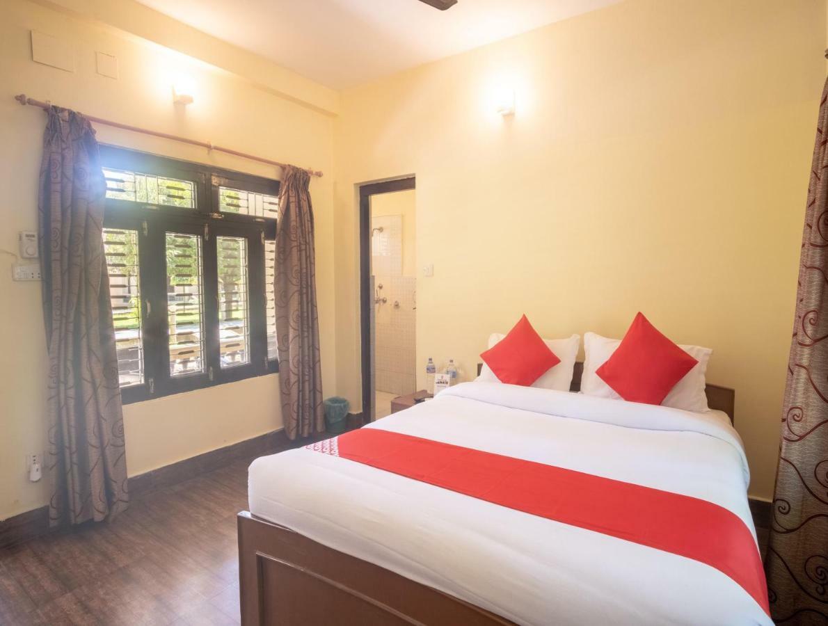 Chitwan Riverside Resort Sauraha Luaran gambar