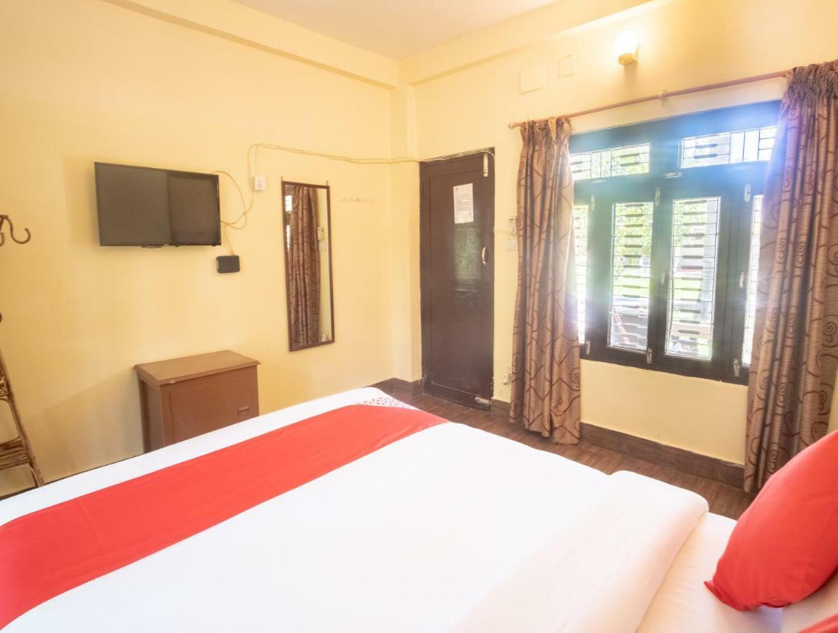 Chitwan Riverside Resort Sauraha Luaran gambar