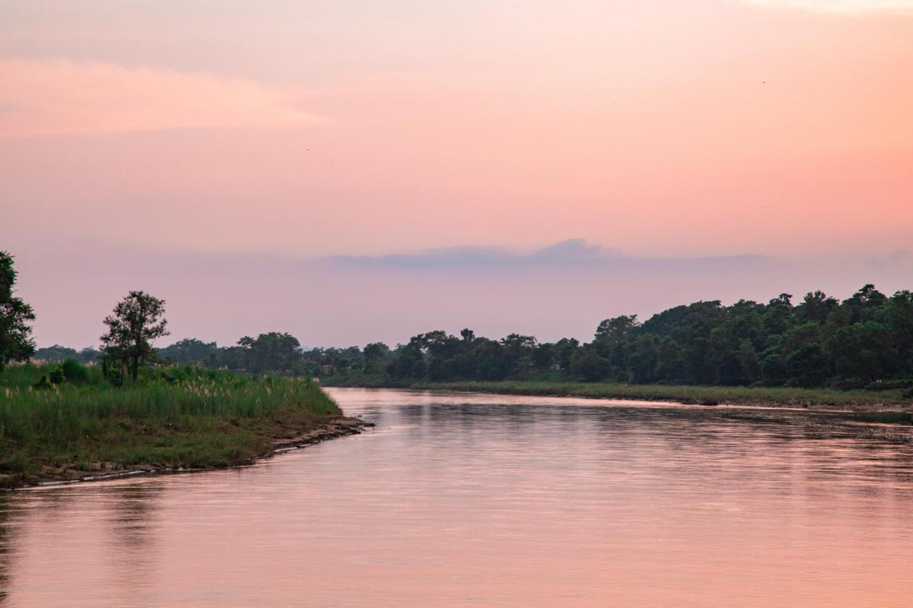 Chitwan Riverside Resort Sauraha Luaran gambar